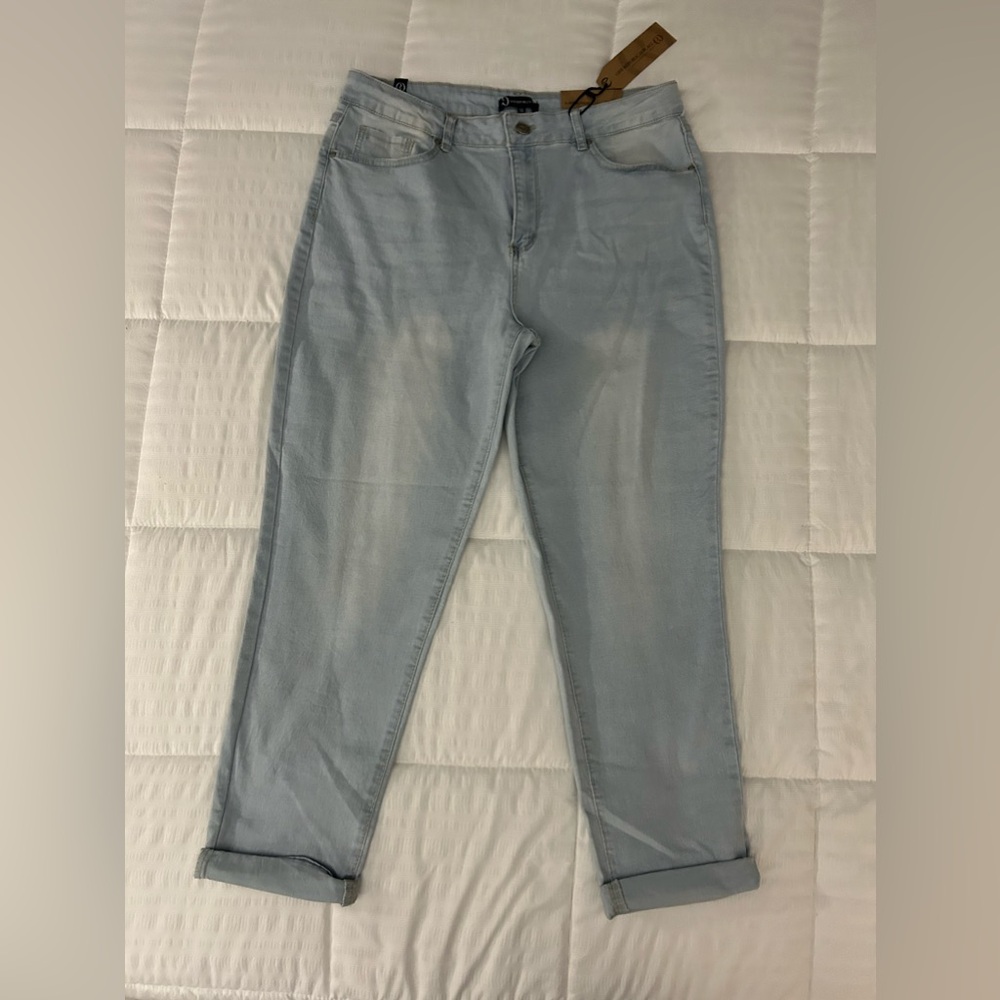 NWT One Republic For All -Slim Girlfriend Jeans•Size 14/27” Inseam•Lt Blue Wash
